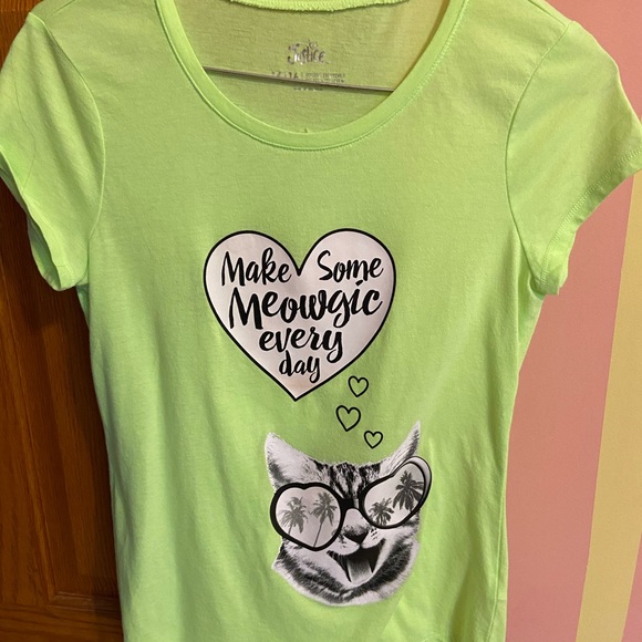 3 Justice Graphic T’s - Picture 3 of 3